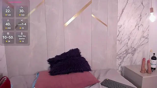 Snapshot of ChloeBelle_ chatting on June 2026 12:17:01 PM ChloeBelle online show from June 2026 12:17:01 PM