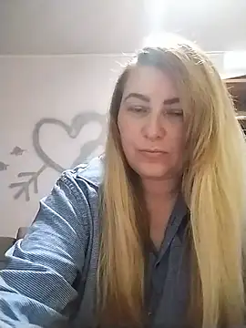 Snapshot of AngelWhite008 chatting on June 2026 10:42:01 PM AngelWhite008 online show from June 2026 10:42:01 PM