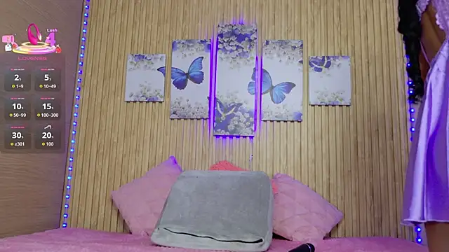 Moonceleste online show from June 2026 12:06:02 PM