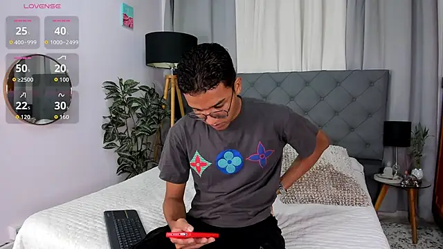 Snapshot of Camilo_Santoss chatting on June 2026 12:11:01 PM Camilo Santoss online show from June 2026 12:11:01 PM