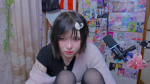 Snapshot of honeycelestia chatting on June 2026 06:10:02 PM honeycelestia online show from June 2026 06:10:02 PM
