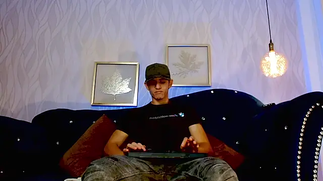 AxelFalconn online show from June 2026 06:19:02 PM