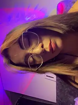 arilynn  online show from June 2026 07:20:01 AM