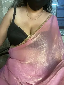 Snapshot of sexyveena chatting on June 2026 11:10:02 PM sexyveena online show from June 2026 11:10:02 PM