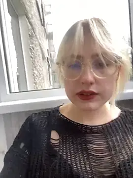 Snapshot of xp_blondie chatting on June 2026 10:18:02 AM xp blondie online show from June 2026 10:18:02 AM