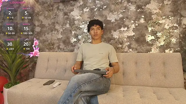 Snapshot of Maximiliano_Young chatting on June 2026 01:01:01 PM Maximiliano Young online show from June 2026 01:01:01 PM