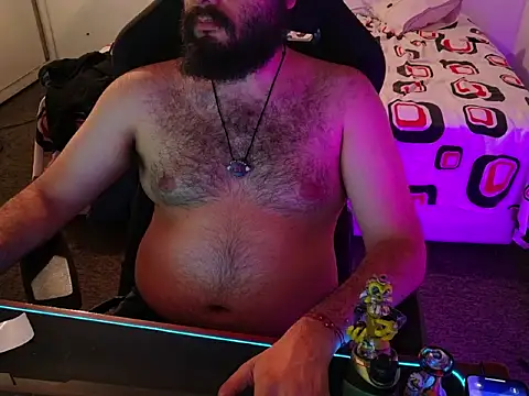 Snapshot of Latinbearhairy chatting on June 2026 04:11:01 AM Latinbearhairy online show from June 2026 04:11:01 AM