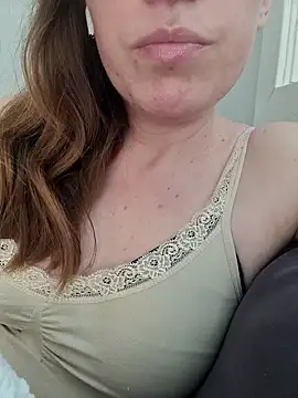 Snapshot of Lunaswee chatting on June 2026 05:36:02 PM Lunaswee online show from June 2026 05:36:02 PM