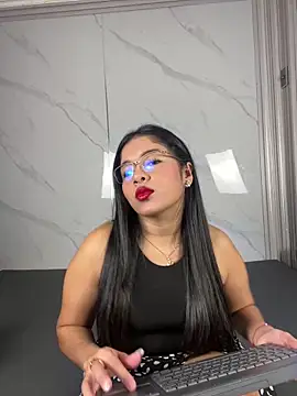 Snapshot of ValentinaLuciana chatting on June 2026 01:22:01 PM ValentinaLuciana online show from June 2026 01:22:01 PM