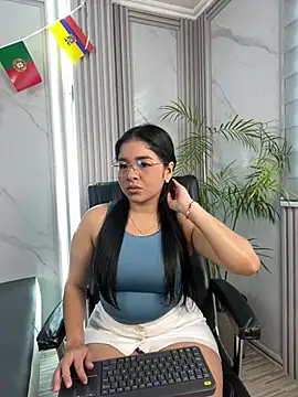 ValentinaLuciana online show from June 2026 01:02:02 PM