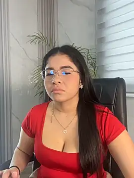 ValentinaLuciana online show from June 2026 01:25:01 PM
