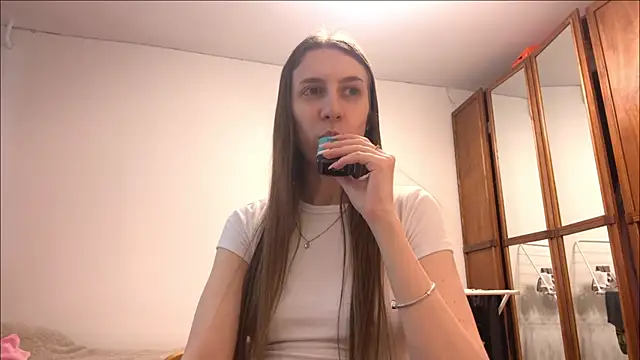 Snapshot of KathlineSutherlin chatting on June 2026 12:26:02 PM KathlineSutherlin online show from June 2026 12:26:02 PM