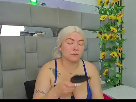 Snapshot of MedusaOwens chatting on June 2026 12:48:01 PM MedusaOwens online show from June 2026 12:48:01 PM