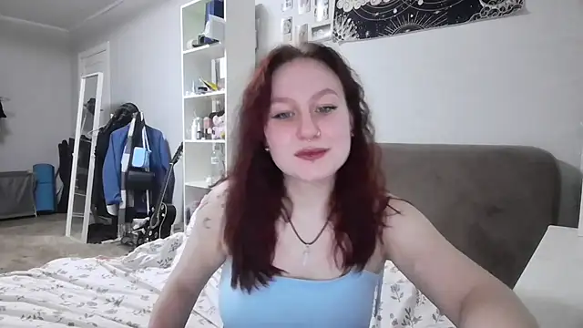 Snapshot of LoiseLovetto chatting on June 2026 06:29:01 PM LoiseLovetto online show from June 2026 06:29:01 PM