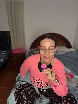 ArielFerrara online show from June 2026 05:05:02 AM