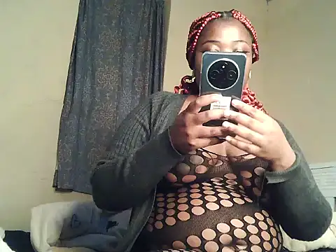 Snapshot of Lillybee74 chatting on June 2026 01:27:01 AM Lillybee74 online show from June 2026 01:27:01 AM