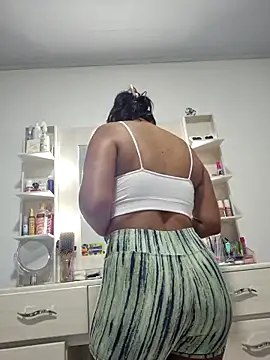 Snapshot of PauliOrtiz_1 chatting on June 2026 12:44:02 PM PauliOrtiz 1 online show from June 2026 12:44:02 PM
