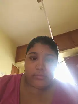 Snapshot of meenaqueen chatting on June 2026 05:35:02 AM meenaqueen online show from June 2026 05:35:02 AM