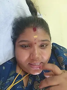 Snapshot of meenaqueen chatting on June 2026 09:26:02 AM meenaqueen online show from June 2026 09:26:02 AM