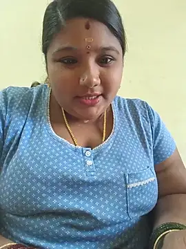 Snapshot of meenaqueen chatting on June 2026 08:52:01 AM meenaqueen online show from June 2026 08:52:01 AM