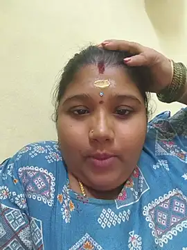 Snapshot of meenaqueen chatting on June 2026 05:24:02 PM meenaqueen online show from June 2026 05:24:02 PM