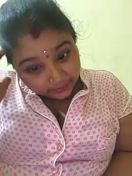 Snapshot of meenaqueen chatting on June 2026 05:57:01 PM meenaqueen online show from June 2026 05:57:01 PM