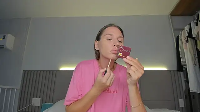 SofiClimbing online show from April 2026 02:07:01 AM