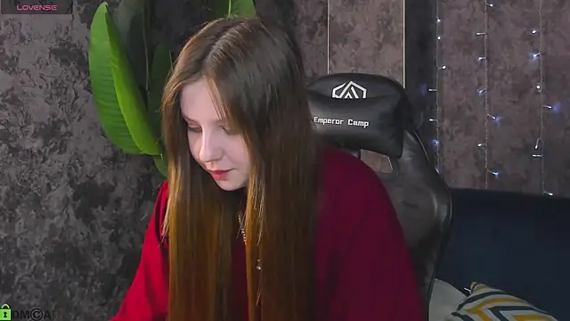 Snapshot of Violeta_Paul chatting on June 2026 01:01:02 AM Violeta Paul online show from June 2026 01:01:02 AM