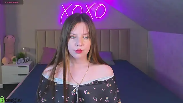 Snapshot of Violeta_Paul chatting on June 2026 12:59:02 AM Violeta Paul online show from June 2026 12:59:02 AM