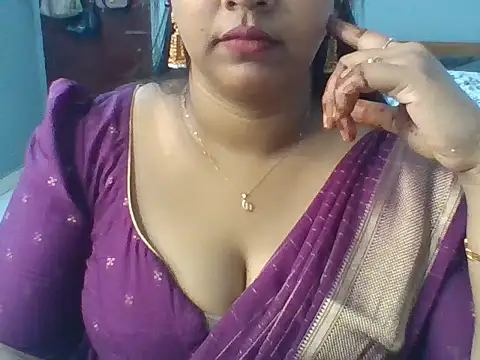 Snapshot of Tamil_hot_Meenu chatting on June 2026 03:23:02 PM Tamil hot Meenu online show from June 2026 03:23:02 PM
