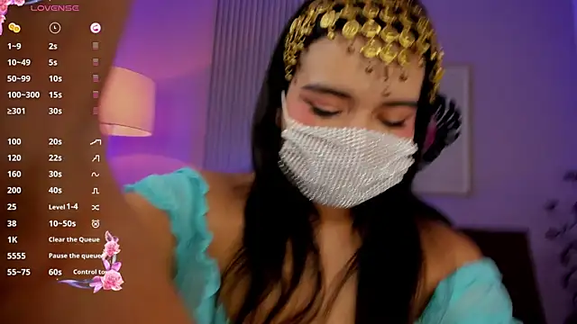 Yasminee  online show from June 2026 11:32:01 PM