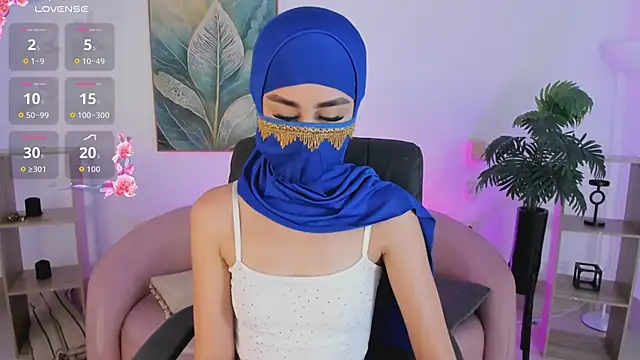 Snapshot of Alina_Malak chatting on June 2026 08:26:01 PM Alina Malak online show from June 2026 08:26:01 PM
