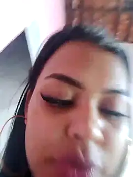 Snapshot of Silmara21 chatting on June 2026 04:33:02 PM Silmara21 online show from June 2026 04:33:02 PM