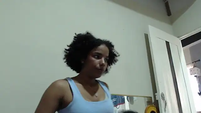 Snapshot of Siriuana chatting on June 2026 09:46:01 PM Siriuana online show from June 2026 09:46:01 PM