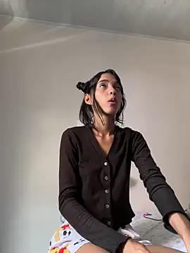 mia honeyy  online show from June 2026 05:08:01 PM