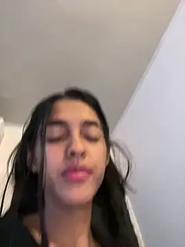 mia honeyy  online show from June 2026 05:25:01 AM