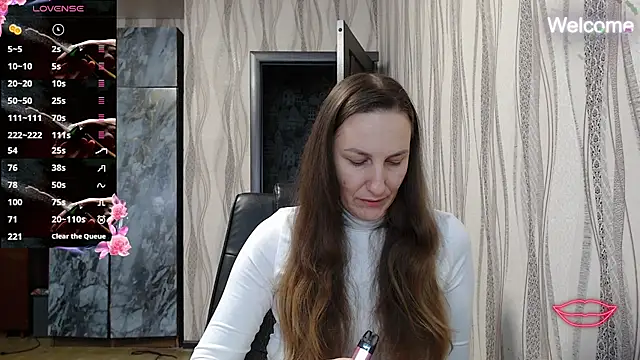 Snapshot of Yevgeshka-Milashka chatting on October 2025 06:14:02 AM Yevgeshka-Milashka online show from October 2025 06:14:02 AM