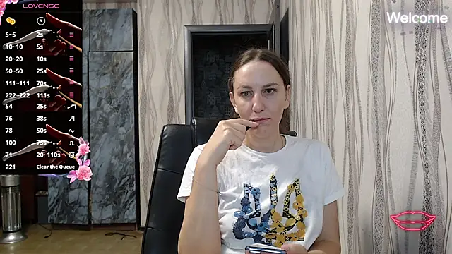 Snapshot of Yevgeshka-Milashka chatting on October 2025 05:26:02 AM Yevgeshka-Milashka online show from October 2025 05:26:02 AM