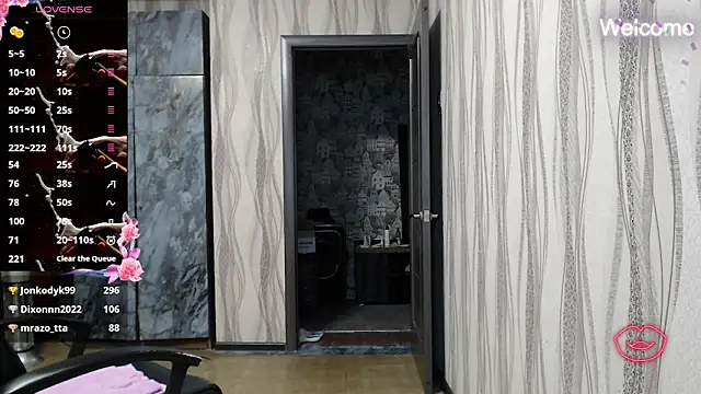 Snapshot of Yevgeshka-Milashka chatting on October 2025 06:50:02 AM Yevgeshka-Milashka online show from October 2025 06:50:02 AM