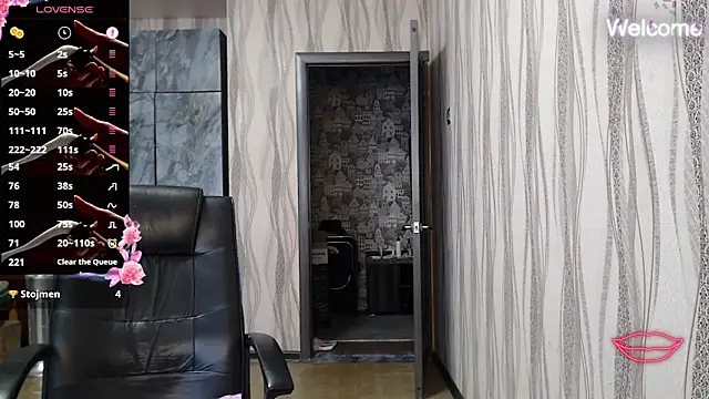 Snapshot of Yevgeshka-Milashka chatting on October 2025 07:12:02 AM Yevgeshka-Milashka online show from October 2025 07:12:02 AM