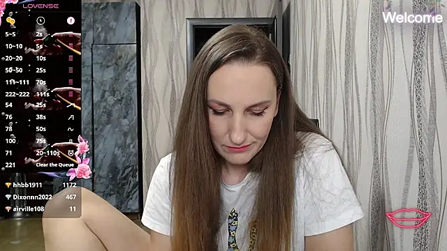 Snapshot of Yevgeshka-Milashka chatting on October 2025 06:52:02 PM Yevgeshka-Milashka online show from October 2025 06:52:02 PM