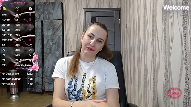 Snapshot of Yevgeshka-Milashka chatting on November 2025 07:14:01 AM Yevgeshka-Milashka online show from November 2025 07:14:01 AM