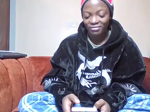 Snapshot of SassySyren chatting on June 2026 12:15:02 AM SassySyren online show from June 2026 12:15:02 AM