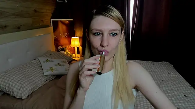 Snapshot of ReginaAmour chatting on June 2026 01:17:02 PM ReginaAmour online show from June 2026 01:17:02 PM