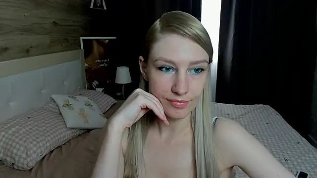 Snapshot of ReginaAmour chatting on June 2026 01:15:01 PM ReginaAmour online show from June 2026 01:15:01 PM