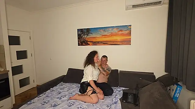 Snapshot of Desire_Couple_ chatting on June 2026 06:46:02 PM Desire Couple online show from June 2026 06:46:02 PM