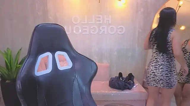 lia x a online show from July 2026 01:07:01 PM
