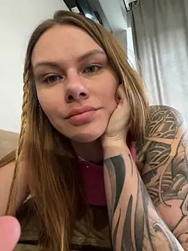 Snapshot of MonoGirl chatting on June 2026 01:06:02 PM MonoGirl online show from June 2026 01:06:02 PM