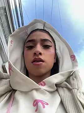 Snapshot of miss_alahia chatting on June 2026 08:25:02 PM miss alahia online show from June 2026 08:25:02 PM
