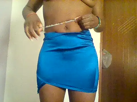 Snapshot of zuri_ebonny chatting on June 2026 10:15:02 PM zuri ebonny online show from June 2026 10:15:02 PM